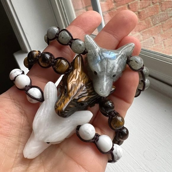 Wolf Talisman Spirit Animal Labradorite Bracelet - Picture 7 of 11